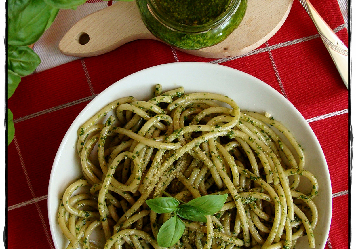 SPAGHETTI Z DOMOWYM PESTO BAZYLIOWYM DoradcaSmaku.pl