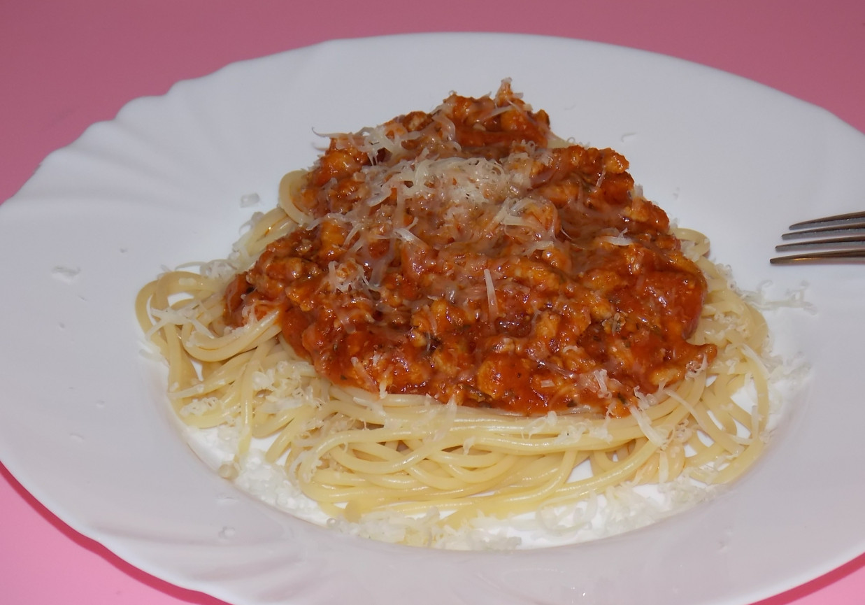 Spaghetti z domowym sosem z warzyw foto
