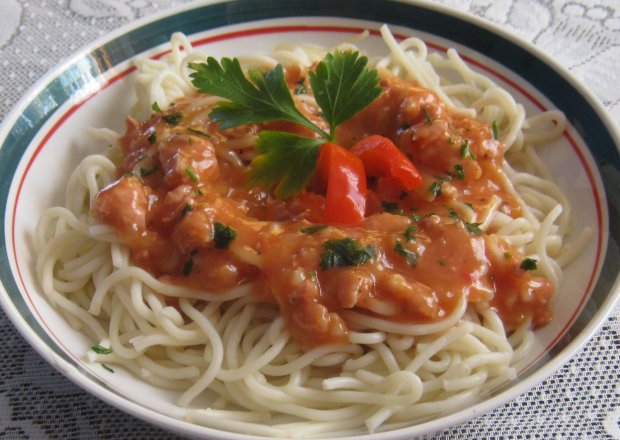 Fotografia przedstawiająca Spaghetti z domowym sosem