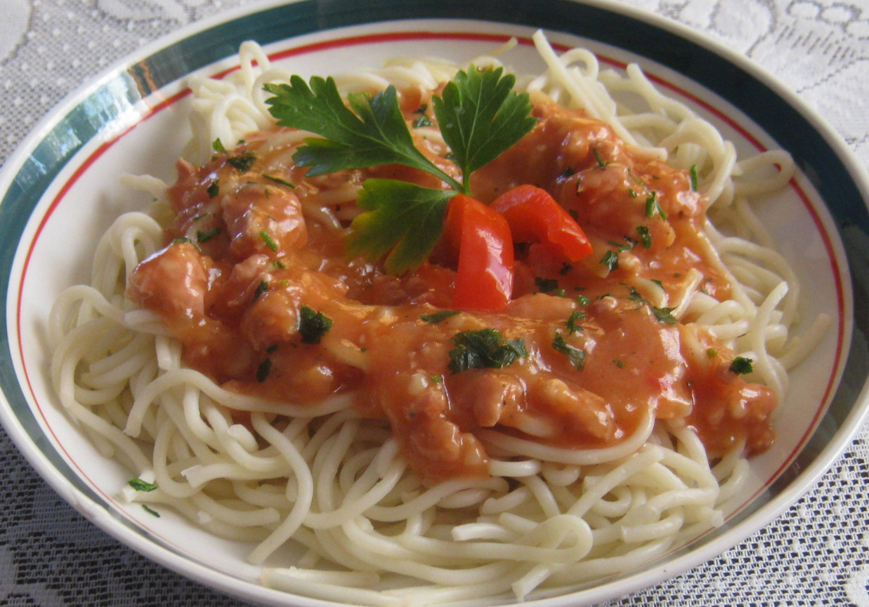 Spaghetti z domowym sosem foto