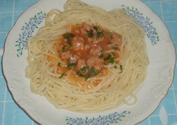 Fotografia przedstawiająca Spaghetti z domowym sosem