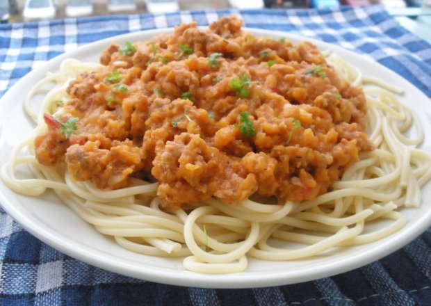 Fotografia przedstawiająca Spaghetti z dynią i mięsem mielonym