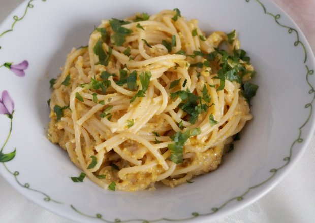 Fotografia przedstawiająca Spaghetti z dyniowym pesto