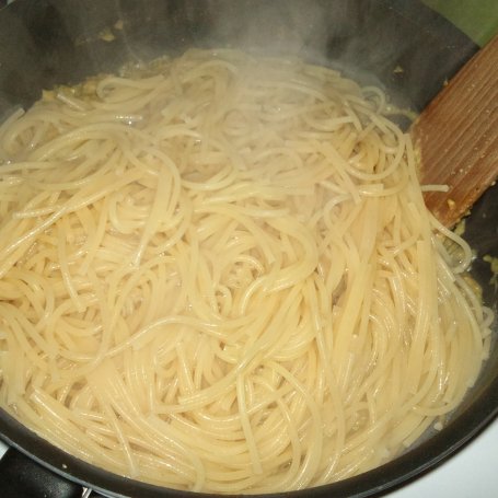 Krok 6 - Spaghetti z dyniowym pesto foto