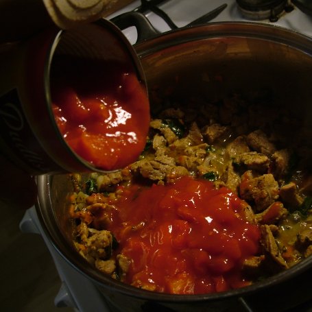 Krok 10 - Spaghetti z górką cielęcą foto