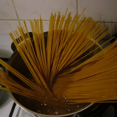 Krok 12 - Spaghetti z górką cielęcą foto