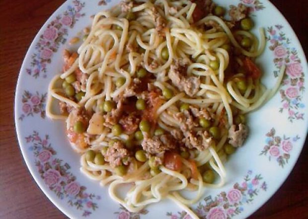 Fotografia przedstawiająca Spaghetti z groszkiem
