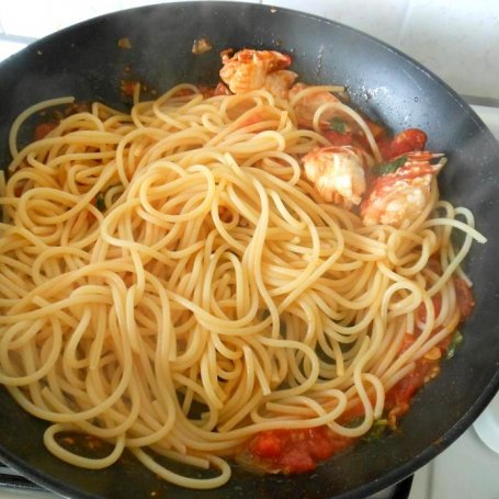 Krok 7 - Spaghetti z homarem kolczastym ( langustą) foto