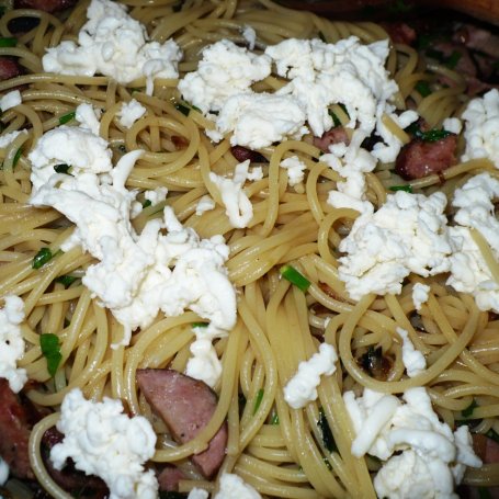 Krok 3 - Spaghetti z kiełbaską i mozzarellą foto