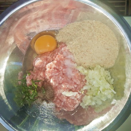 Krok 1 - Spaghetti z klopsikami w sosie pomidorowym foto