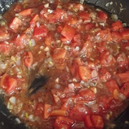 Krok 25 - Spaghetti z klopsikami w sosie pomidorowym foto