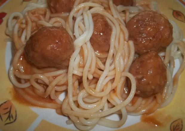 Fotografia przedstawiająca Spaghetti z klopsikami