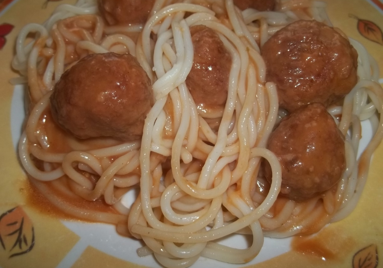Spaghetti z klopsikami foto