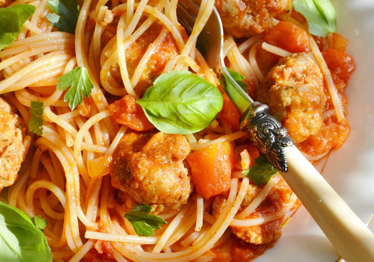 Spaghetti z klopsikami foto