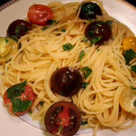 Krok 6 - Spaghetti z kolorowymi pomidorkami cherry foto