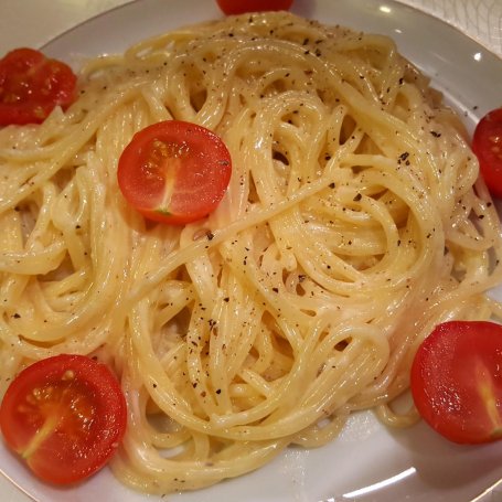 Krok 6 - Spaghetti z kremowym śmietanowym sosem foto