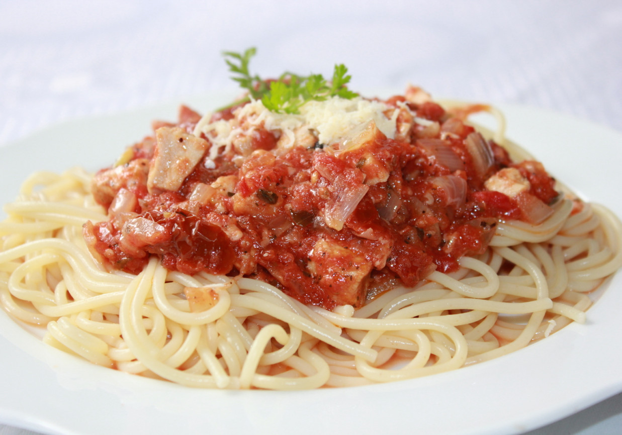 Spaghetti z kurczakiem i suszonymi pomidorami  foto