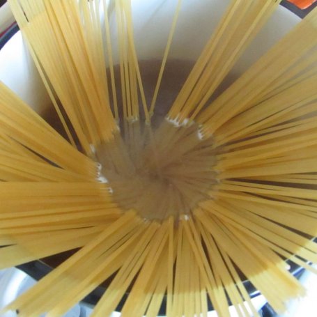 Krok 1 - Spaghetti z letnimi warzywami w sosie śmietanowym foto