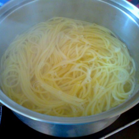 Krok 3 - Spaghetti z marynowanym mięsem foto