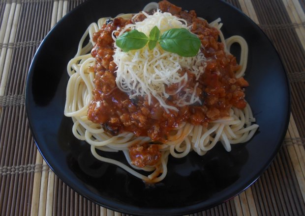 Fotografia przedstawiająca Spaghetti z mięsem i boczkiem