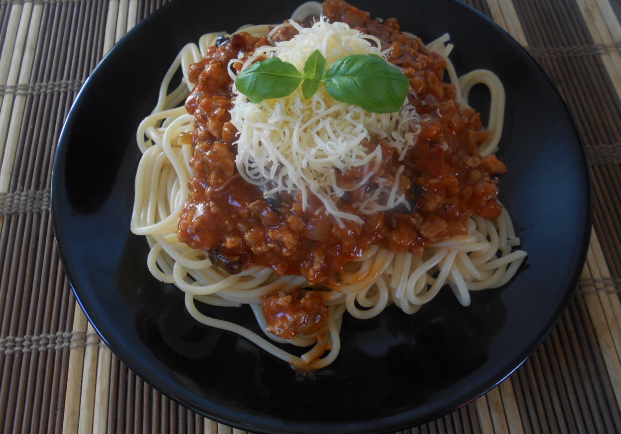 Spaghetti z mięsem i boczkiem foto