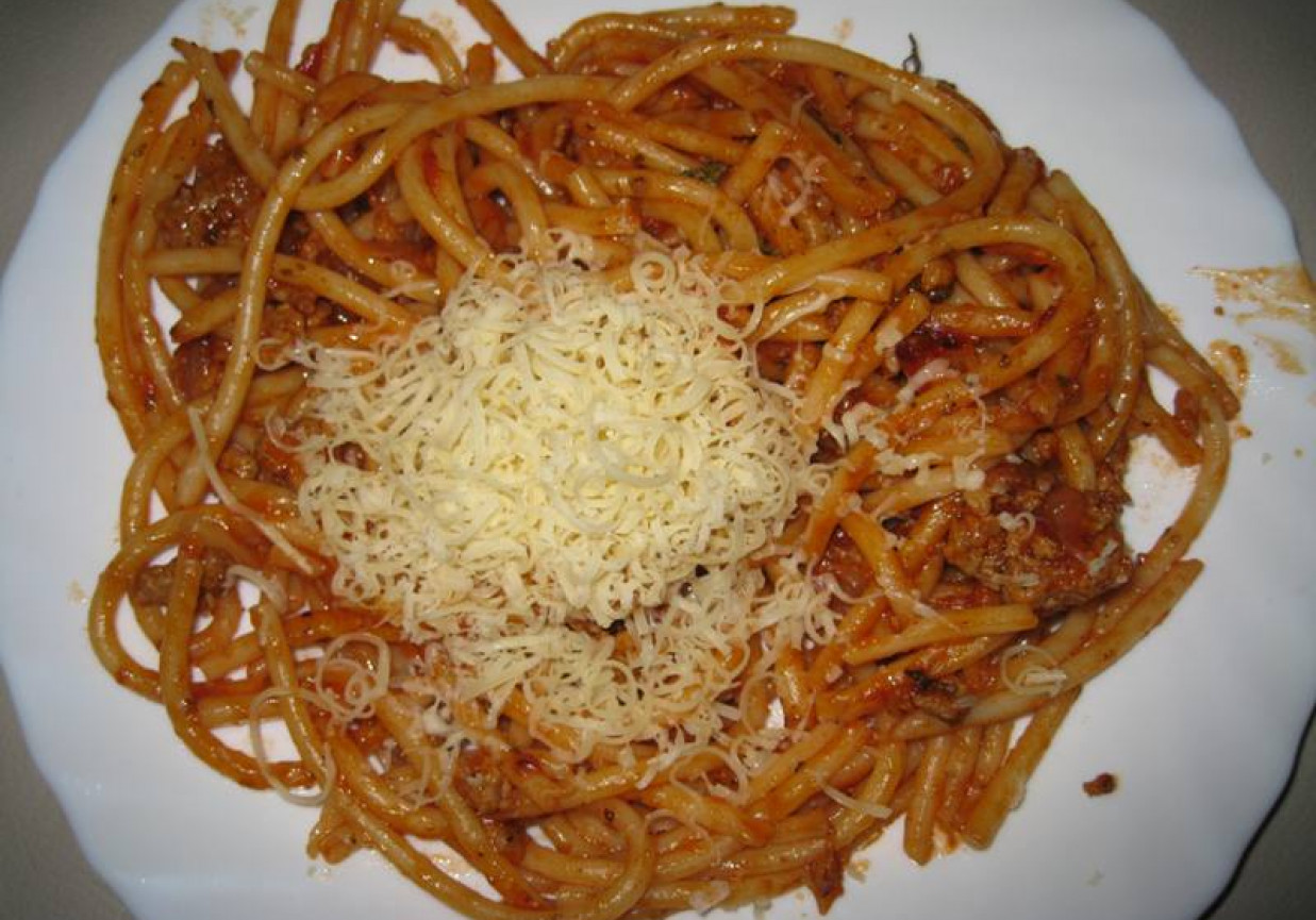 Spaghetti z mięsem i grzybami foto