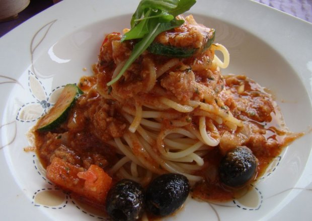 Fotografia przedstawiająca Spaghetti z mięsem i warzywami