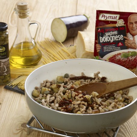 Krok 2 - Spaghetti z mięsem mielonym, bakłażanem i suszonymi pomidorami foto