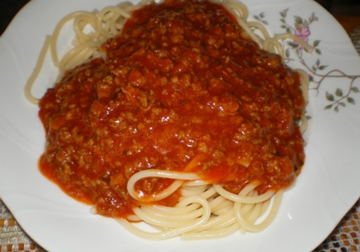 Spaghetti z mięsem mielonym i sosem - DoradcaSmaku.pl