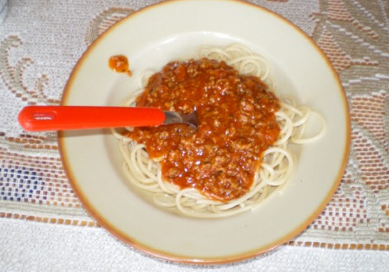 Spaghetti Z Mięsem Mielonym I Sosem Bolońskim Spaghetti z mięsem mielonym i sosem - DoradcaSmaku.pl