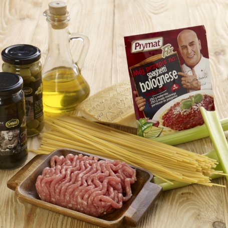 Krok 1 - Spaghetti z mięsem mielonym, selerem naciowym i oliwkami foto