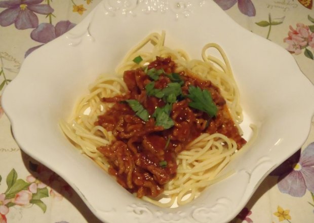 Fotografia przedstawiająca Spaghetti - z mięsem mielonym