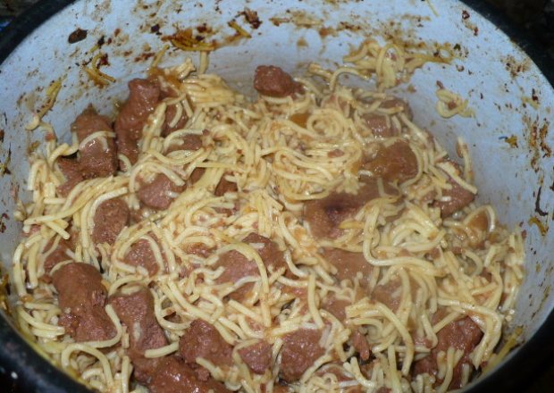 Fotografia przedstawiająca spaghetti z mięsem