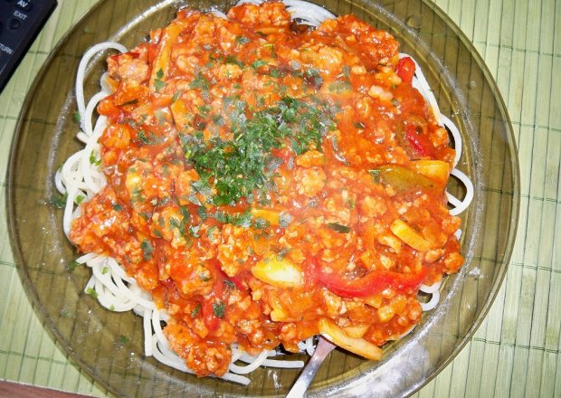 Fotografia przedstawiająca Spaghetti z mieszanką chińskich warzyw