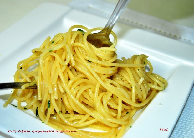 Fotografia przedstawiająca Spaghetti z oliwą i czosnkiem