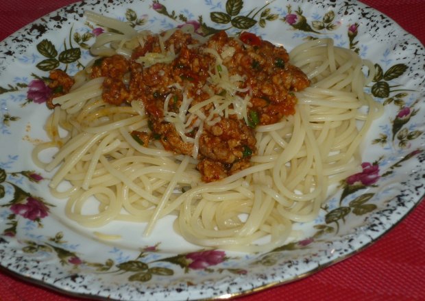 Fotografia przedstawiająca Spaghetti z papryką i natką pietruszki