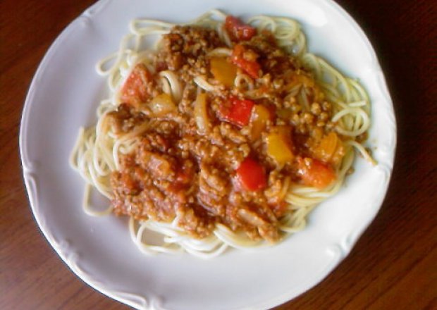 Fotografia przedstawiająca Spaghetti z papryką