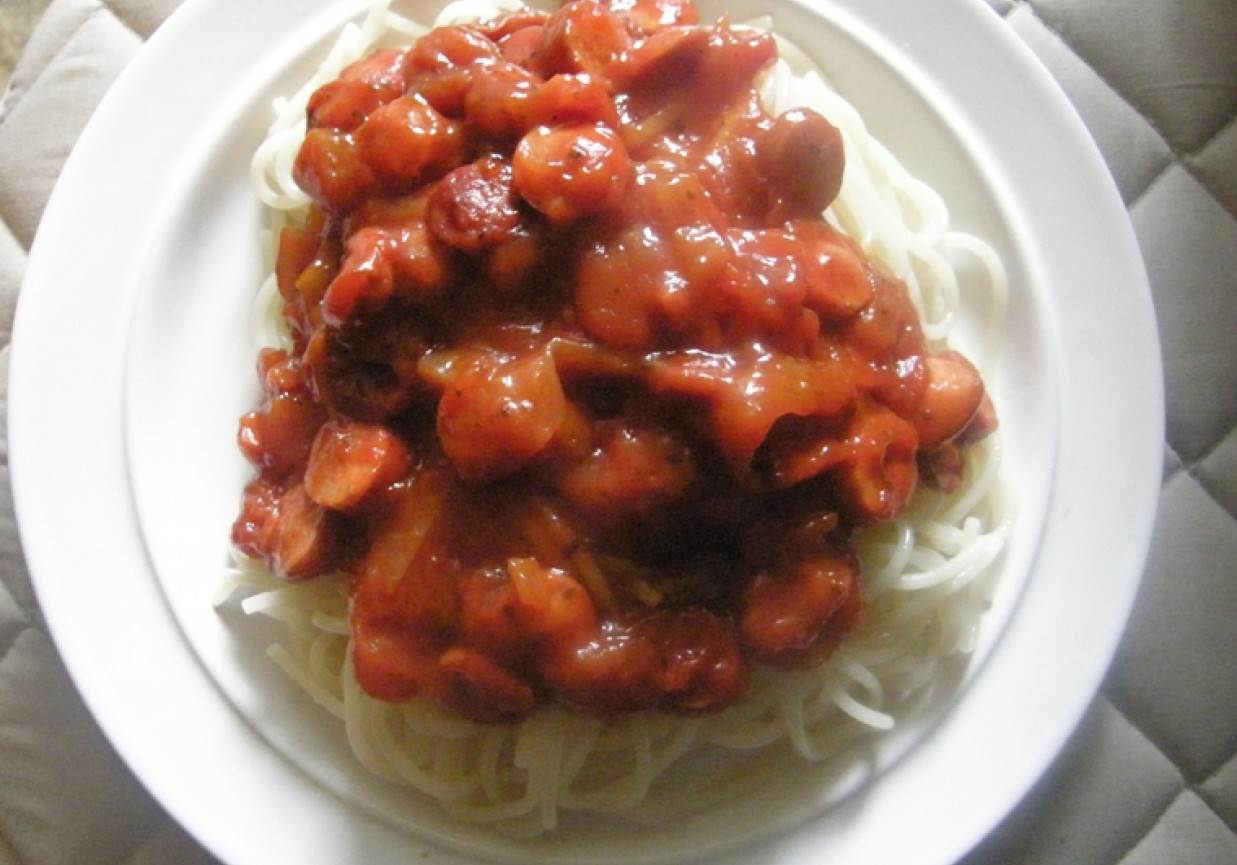 Spaghetti z parówkami drobiowymi foto