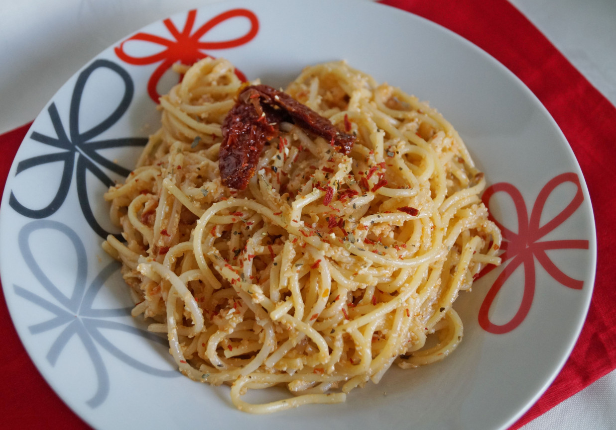 Spaghetti z pesto z kalafiora foto