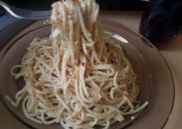 Fotografia przedstawiająca Spaghetti z pesto z suszonych pomidorów