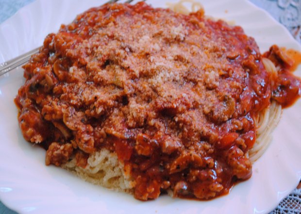 Fotografia przedstawiająca spaghetti z pieczarkami