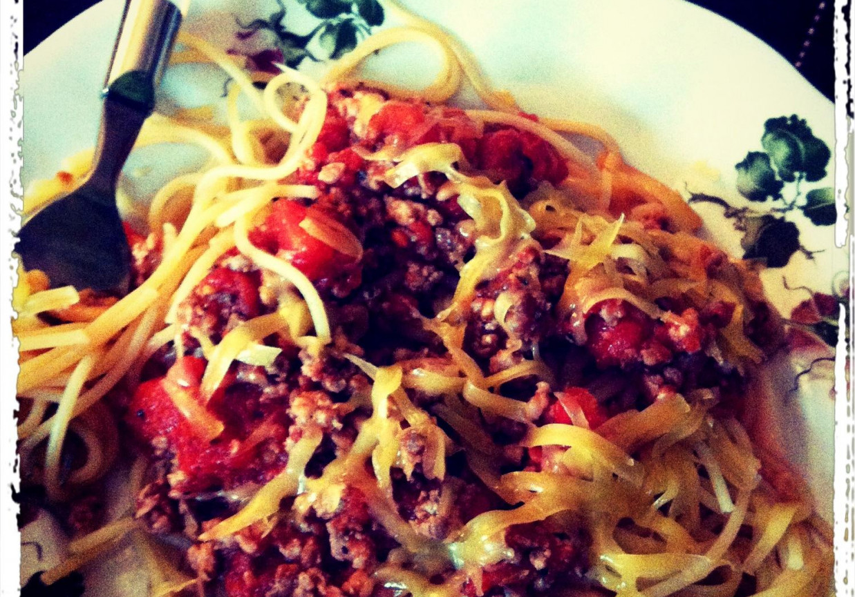 Spaghetti z pomidorami i bazylią foto