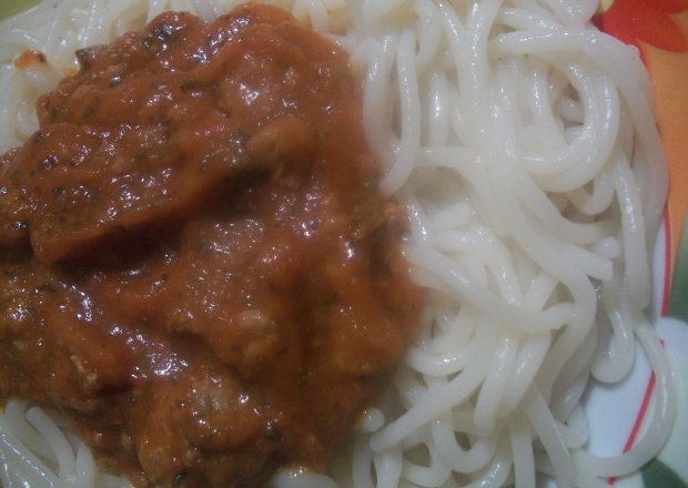 Fotografia przedstawiająca Spaghetti z pomidorami i cukinią