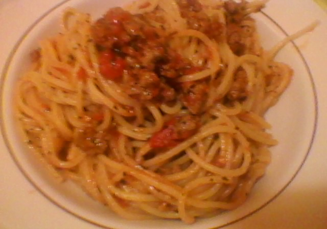 spaghetti z pomidorami foto
