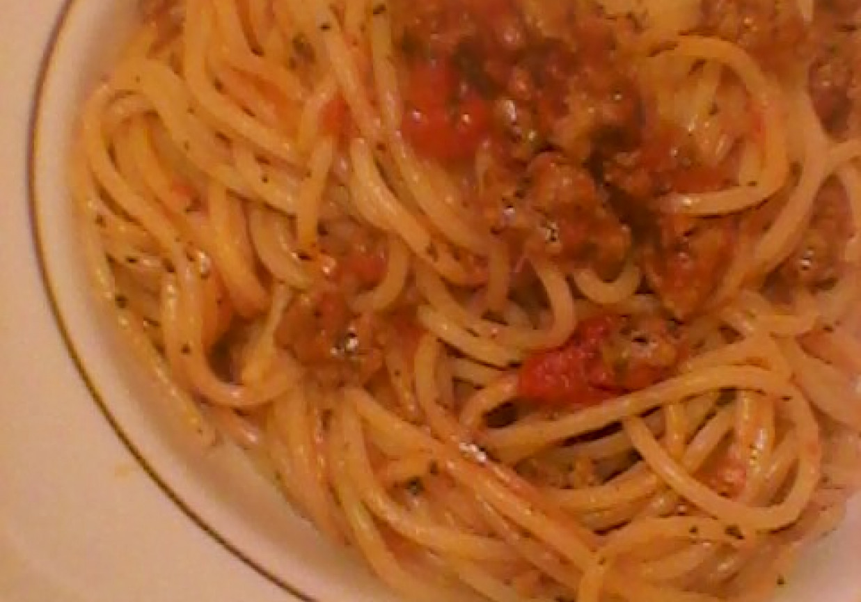 spaghetti z pomidorami foto