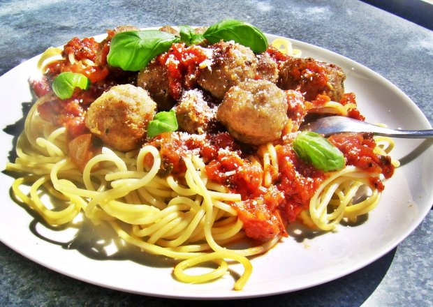 Fotografia przedstawiająca Spaghetti z pulpetami di carne