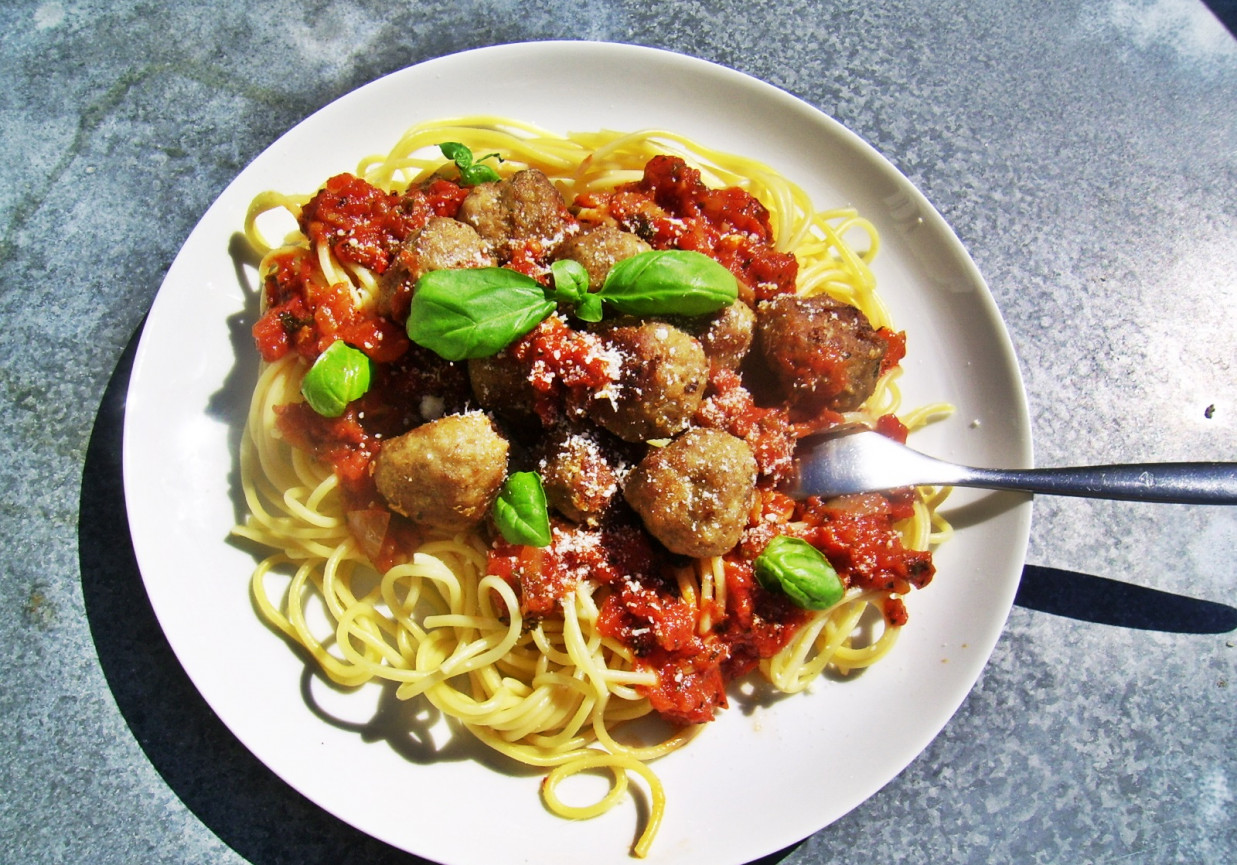 Spaghetti z pulpetami di carne  foto