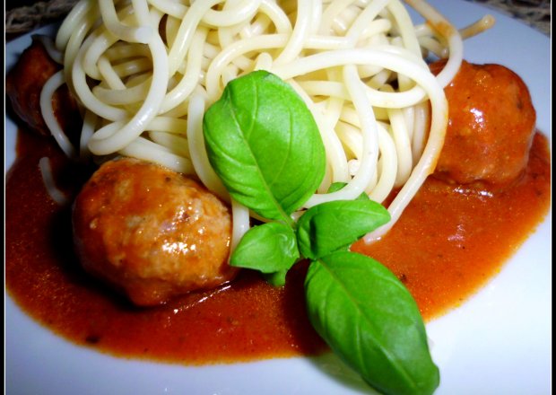 Fotografia przedstawiająca Spaghetti z Pulpetami Nigelli