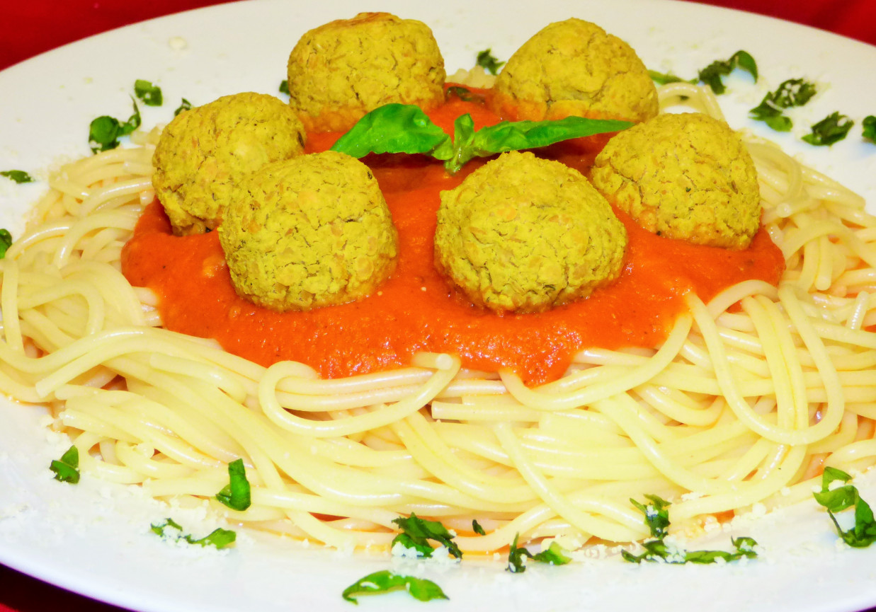 Spaghetti z pulpetami z soczewicy (wegańskie) foto