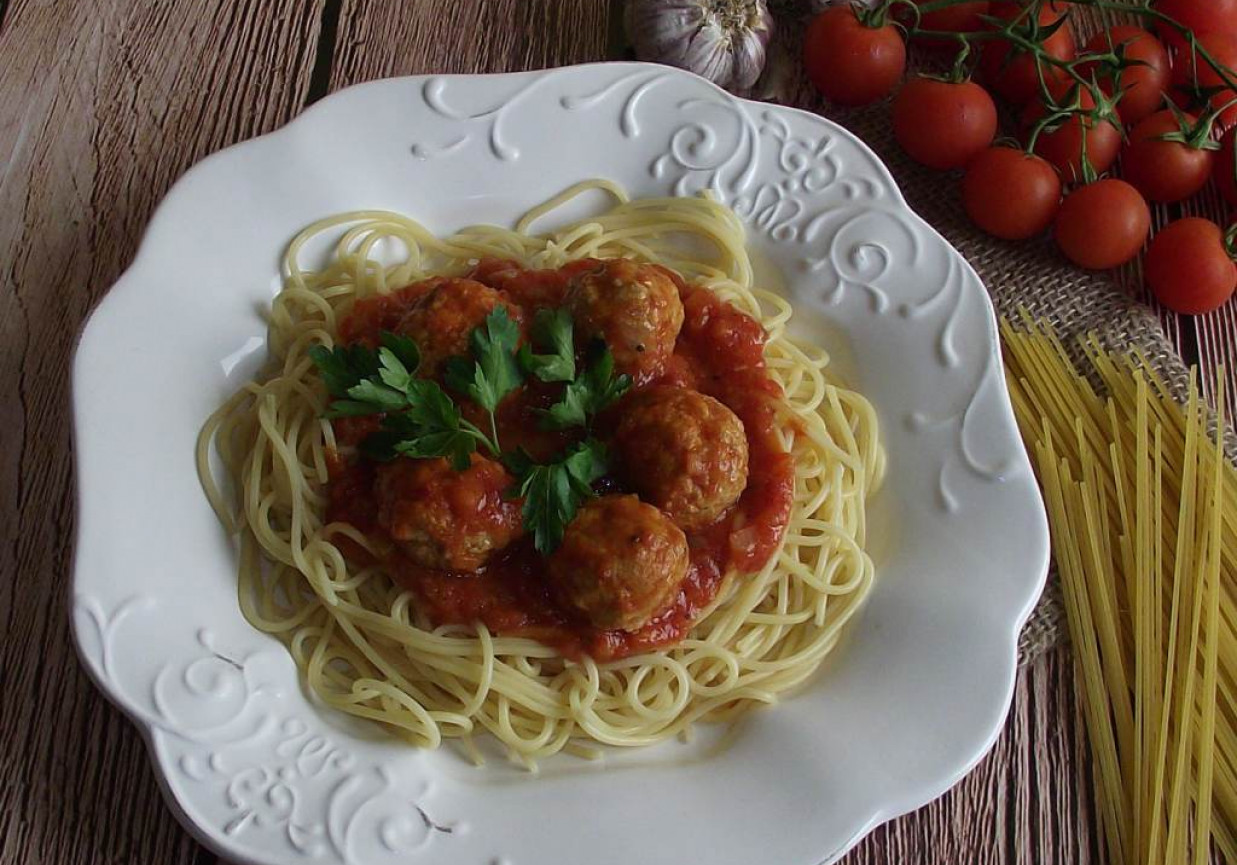 Spaghetti z pulpetami foto